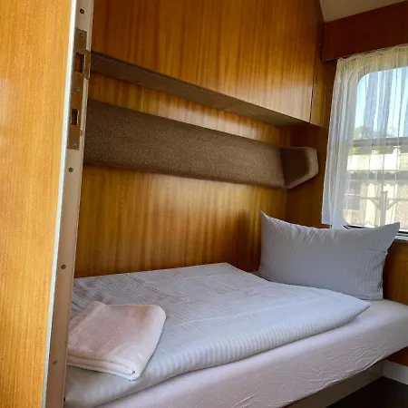 Campingplatz Zz_lokschuppen Pasewalk-erlebnisuebernachtung Im Schlafwagen *