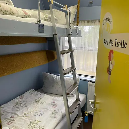 Zz_lokschuppen Pasewalk-erlebnisuebernachtung Im Schlafwagen Campsite *