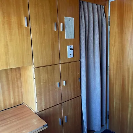 Zz_lokschuppen Pasewalk-erlebnisuebernachtung Im Schlafwagen Κάμπινγκ