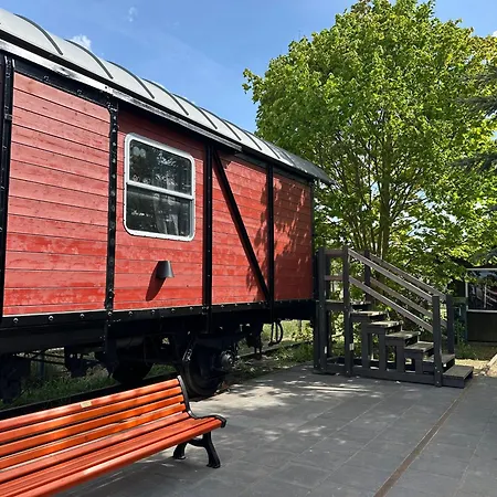 Kemping Zz_lokschuppen Pasewalk-erlebnisuebernachtung Im Schlafwagen